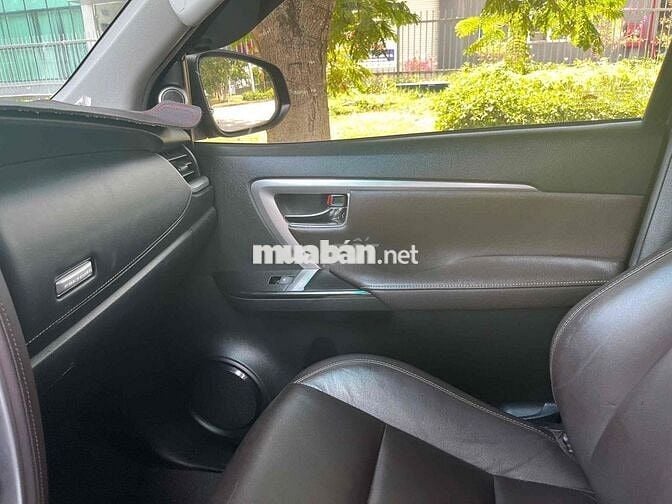 Bán xe Toyota Fortuner 2020 2.4AT 4x2 còn rất mới