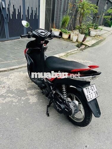 Yamaha Luvias FI 2015 Đen Đỏ