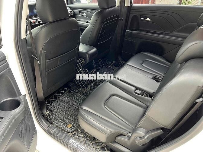 Hyundai Stargazer 2022 Trắng 7 chỗ