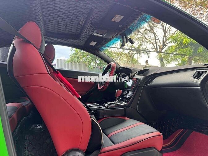 Hyundai Genesis 2010 Xanh lá