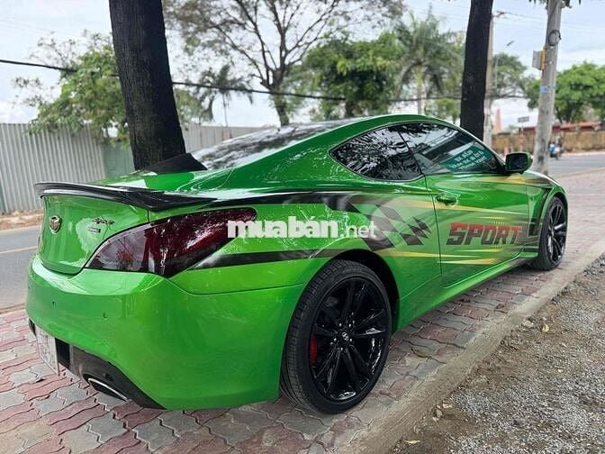 Hyundai Genesis 2010 Xanh lá