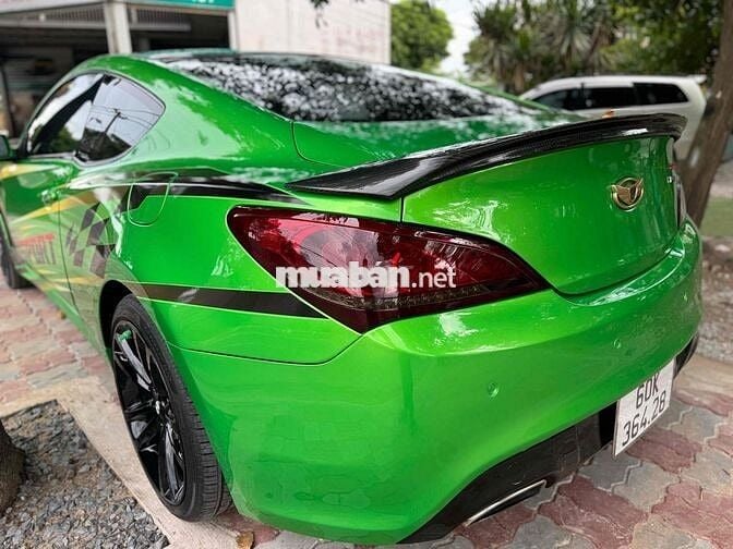 Hyundai Genesis 2010 Xanh lá