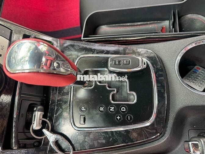 Hyundai Genesis 2010 Xanh lá