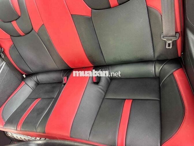 Hyundai Genesis 2010 Xanh lá