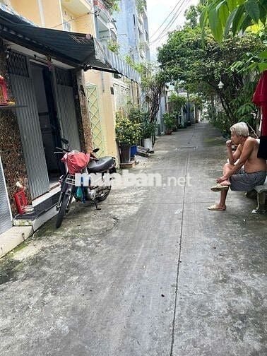 Nhà 5 tầng hẽm 4m ngay chợ bùi minh trực p5 q8 DT 4x15m 5 tầng