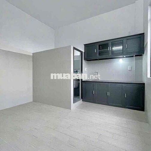 Cho Thuê Phòng Rộng 30m2 Mới 100% Ngay Nơ Trang Long