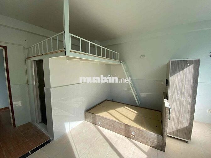 CHO THUÊ GÁC CỬA SỔ TRỜI GẦN NGÃ TƯ BẢY HIỀN - QUẬN 10 - UEH