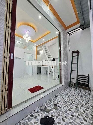 NHÀ 3 PHÒNG NGỦ (HOÀN CÔNG) HẺM 4 CMT8 GẦN VINCOM HÙNG VƯƠNG