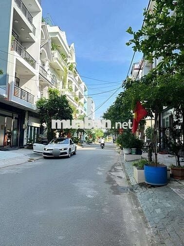 Nhà khu biệt thự , TKTQ , Bình Tân , MT 12m , khu đồng bộ , an ninh