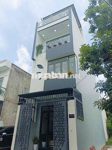 Nhà 1 trệt 2 lầu Sân thượng . Thiết kế đẹp hiện đại . Sổ HC đầy đủ..