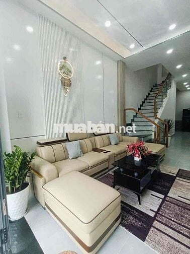 Nhà 1 trệt 2 lầu Sân thượng . Thiết kế đẹp hiện đại . Sổ HC đầy đủ..