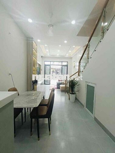 Nhà 1 trệt 2 lầu Sân thượng . Thiết kế đẹp hiện đại . Sổ HC đầy đủ..