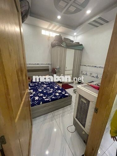 Nhà phố trệt lầu. Tại Lê Văn Lương. Sổ hồng riêng. Mua bán cc ngay.