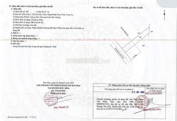 Xả lỗ mạnh căn nhà lầu thị trấn Đức Hoà