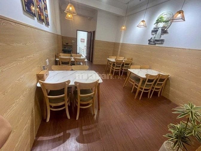 Cho thuê mặt bằng 140 M mặt tiền 61 Phan Huy Ích, P.15, Tân Bình