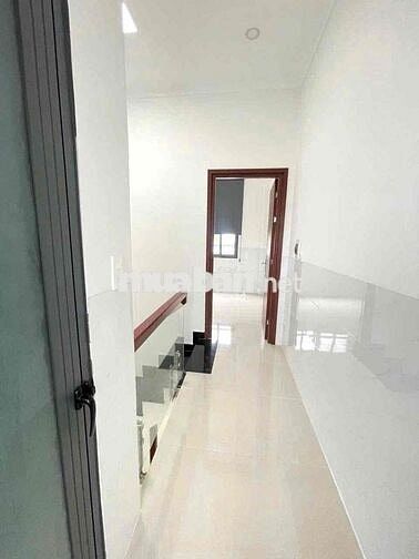 Nhà mới 2 lầu 3 phòng Hẻm Trần Hưng Đạo