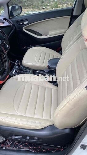 Kia Cerato 2018 2.0 AT Premium - 90 km