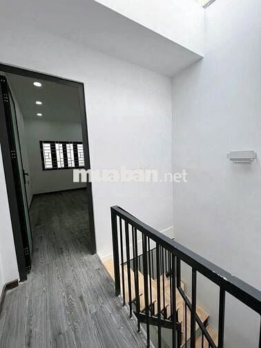 Cho thuê nhà nguyên căn 1trệt 2 lầu 2 phòng ngủ 1 phòng khách 3 toilet