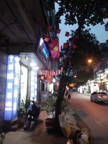 Sang nhượng nhà thuốc tư nhân 5 năm Phú diễn 2 tầng mặt tiền 4 mét