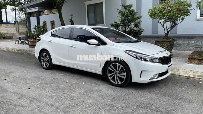 Kia Cerato 2018 2.0 AT Premium - 90 km
