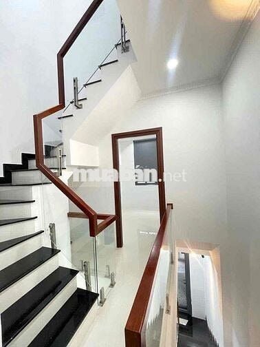 Nhà mới 2 lầu 3 phòng Hẻm Trần Hưng Đạo