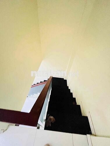 NHÀ SỔ HỒNG RIÊNG LẦU TRỆT đường Nguyễn Hiền vô gần trường Lê Quý Đôn