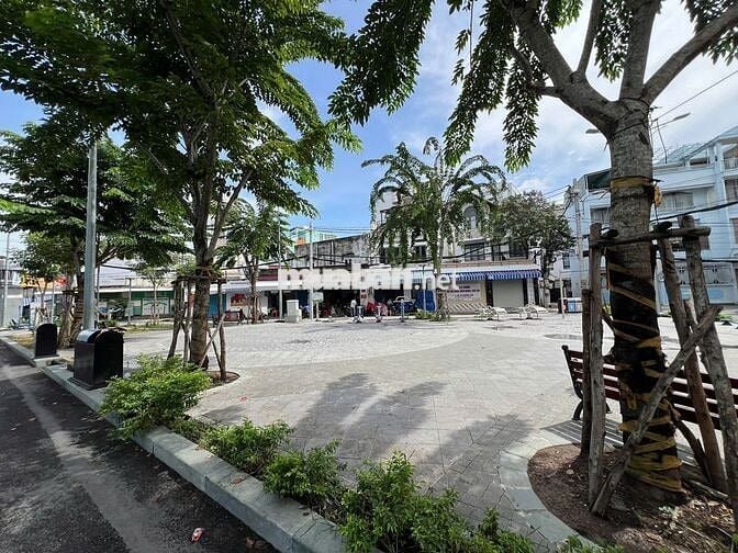 Cho thuê kho hẻm đường Âu cơ dt 13x20m có 1 lửng nhỏ, thông suốt