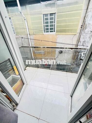 NHÀ SỔ HỒNG RIÊNG LẦU TRỆT đường Nguyễn Hiền vô gần trường Lê Quý Đôn