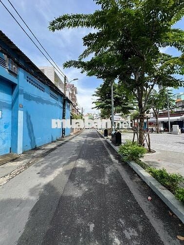 Cho thuê kho hẻm đường Âu cơ dt 13x20m có 1 lửng nhỏ, thông suốt