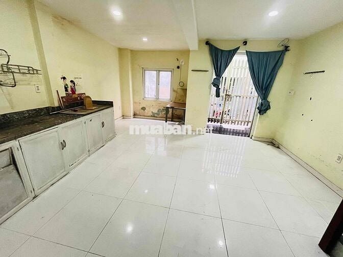 NHÀ SỔ HỒNG RIÊNG LẦU TRỆT đường Nguyễn Hiền vô gần trường Lê Quý Đôn