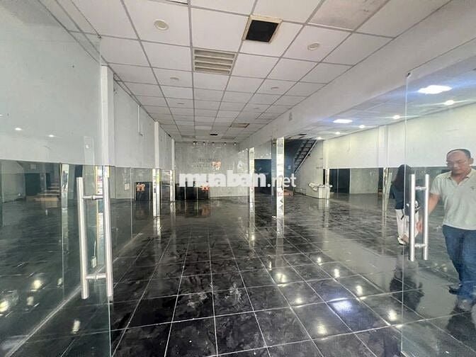 Cho thuê nhà mặt tiền đường Lạc long quân 8x16m 1L thông suốt