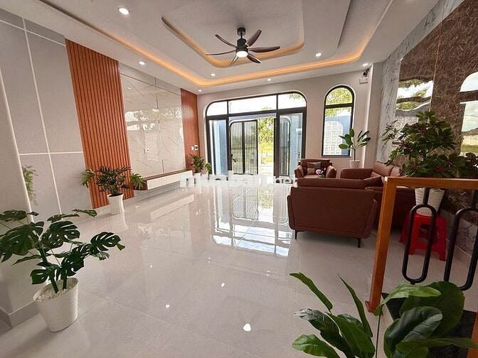 Nhà đẹp 3PN mới xây tại Tân Phú Trung, SHR, bao hoàn công, giá 2,2 tỷ