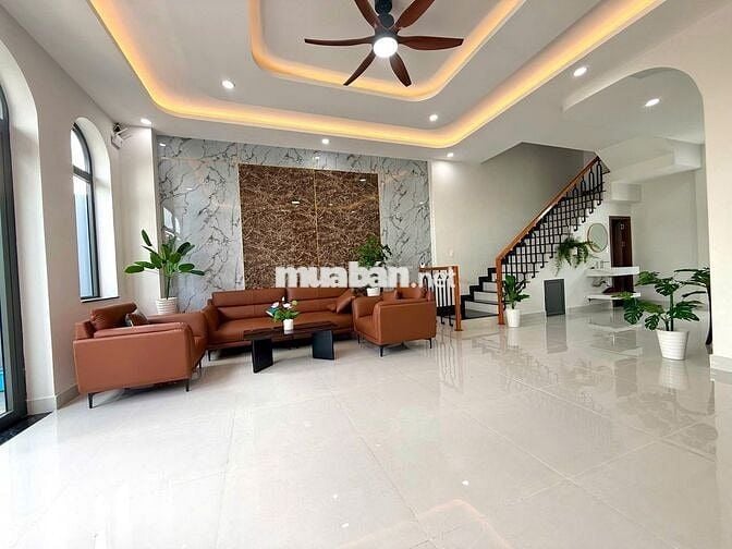 Nhà đẹp 3PN mới xây tại Tân Phú Trung, SHR, bao hoàn công, giá 2,2 tỷ