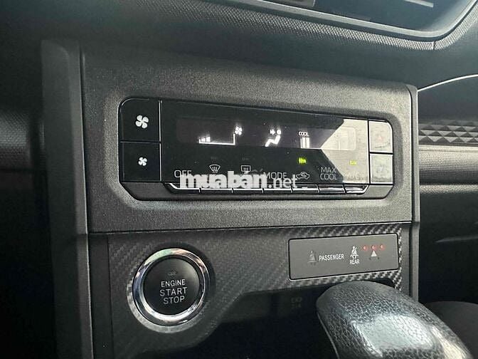 Toyota Avanza Premio 2023 Bạc 7c tự động