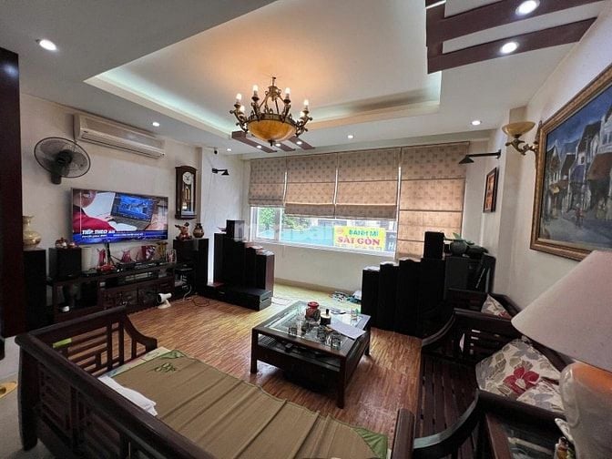 nhà mặt phố Tạ Quang Bửu, Hai Bà Trưng 68m, 6t, mt 5.5m. Giá: 59.9 tỷ