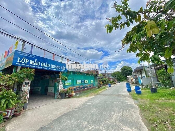 Chị Hằng Sài Gòn bán gấp lô đất MT đường giá ngộp 400tr Tổng 180m2 TC