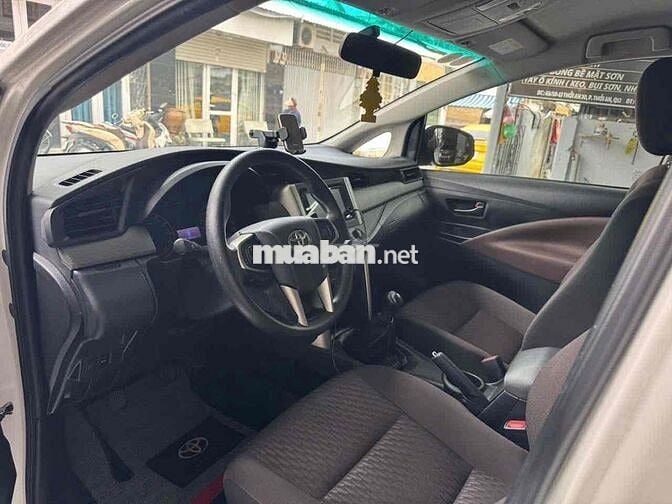 Toyota Innova 2022 E 2.0 MT - 71000 km