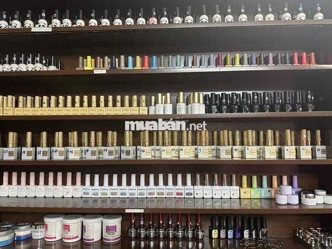 “Sang tiệm nail gội full đồ, mặt bằng đẹp, cần sang gấp”