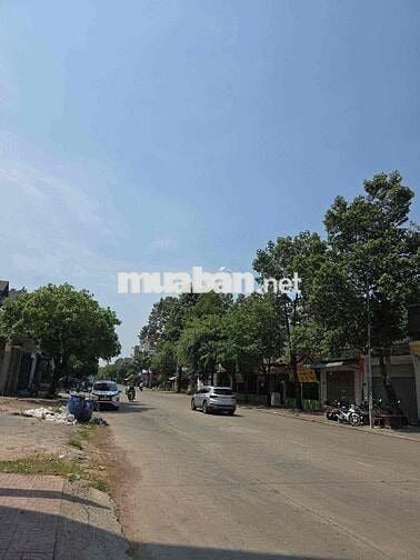 GIẢM 3 TỶ SIÊU PHẨM TOÀ NHÀ 6 TẦNG KARAOKE MẶT TIỀN ĐƯỜNG 25MÉT