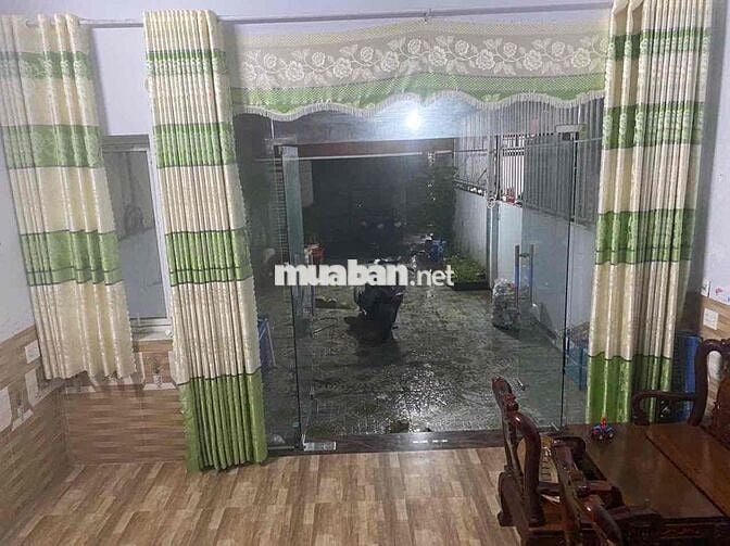 chính chủ cần bán nhà sổ riêng xây kiên cố