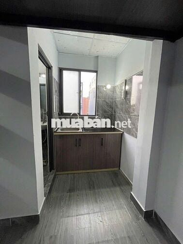 🔴Phòng rộng rãi có gác - Cửa sổ trời thoáng mát