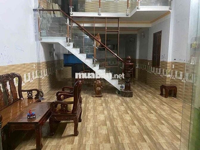 chính chủ cần bán nhà sổ riêng xây kiên cố