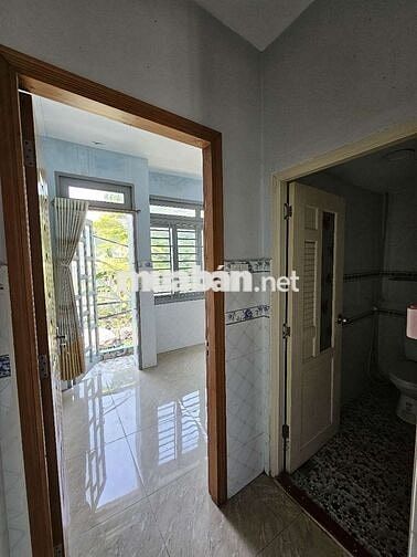 Nhà Hẻm Ô Tô đường Phan Anh Giáp Quận 6.Nhà 3 Tầng đang sửa sang đẹp.