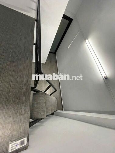 🔴Phòng rộng rãi có gác - Cửa sổ trời thoáng mát