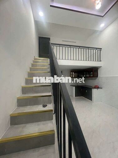 Bán nhà sổ hồng chung đất thổ cư đường xe hơi