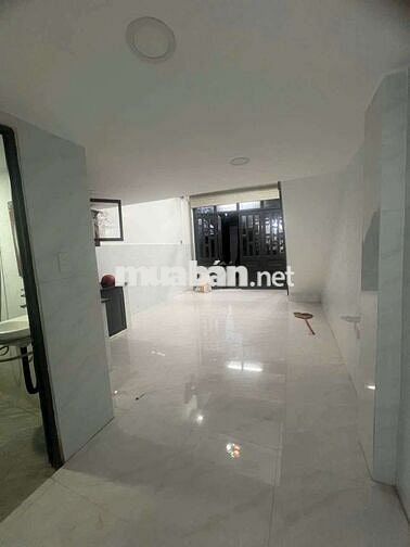 Bán nhà sổ hồng chung đất thổ cư đường xe hơi