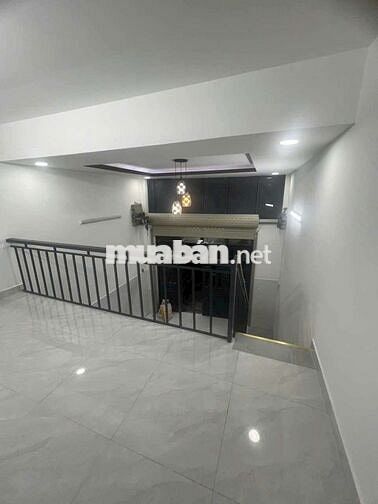 Bán nhà sổ hồng chung đất thổ cư đường xe hơi