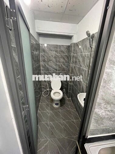 🔴Phòng rộng rãi có gác - Cửa sổ trời thoáng mát