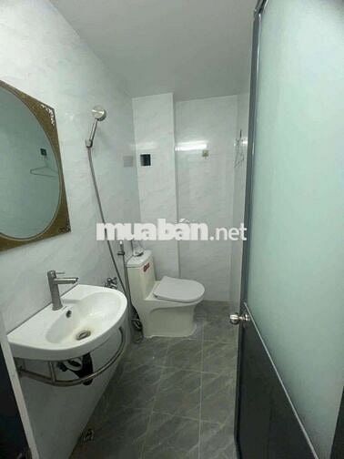 Bán nhà sổ hồng chung đất thổ cư đường xe hơi