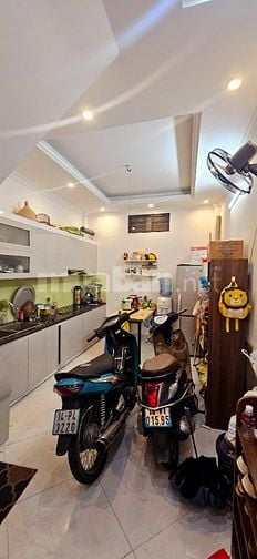 Bán Nhà Xã Đàn Đống Đa 36m 5 tầng 6 ngủ Ngõ đều Rộng 3m 130m Ra Phố 